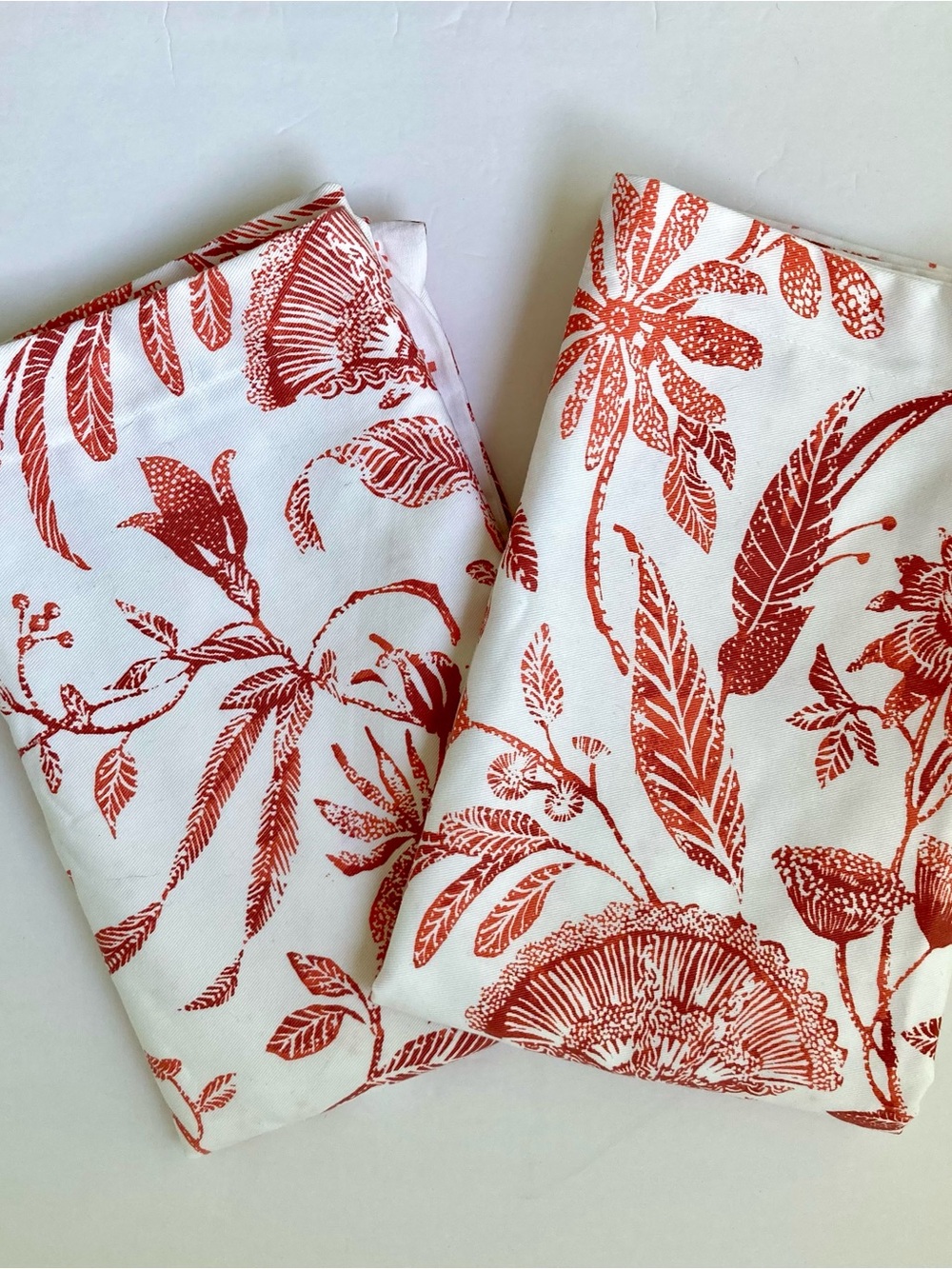 2 red on white pillow-shams in boho botanical monochrome print NWOT